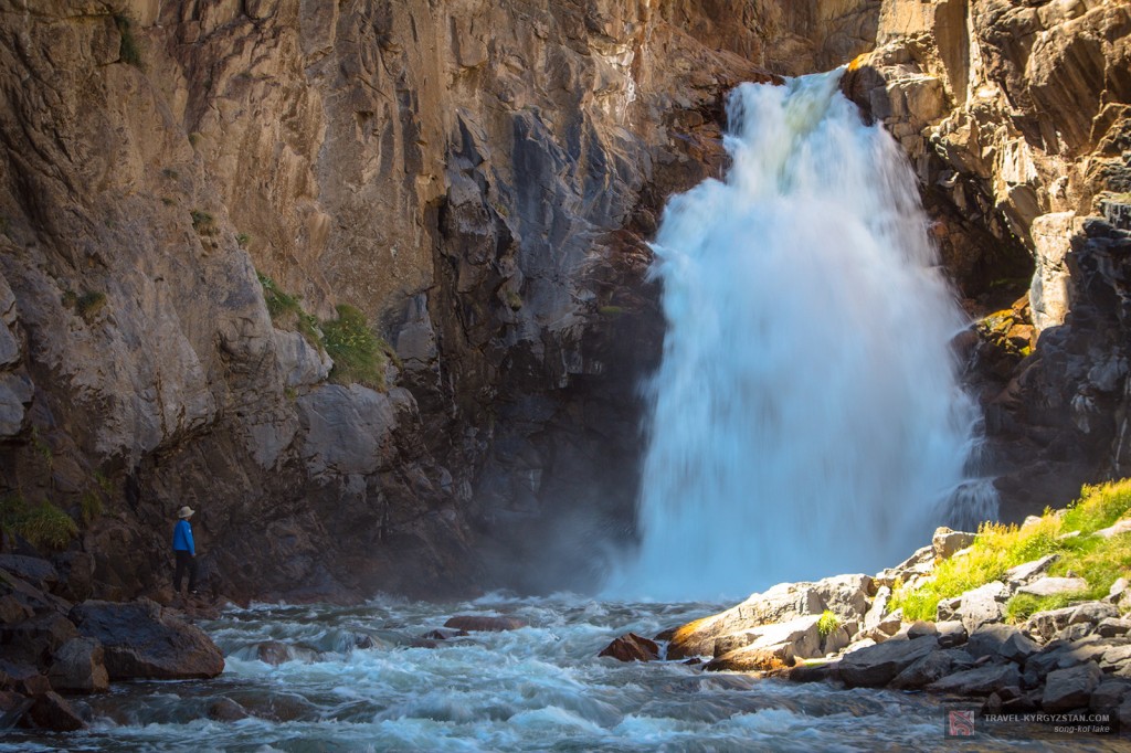 song kol river waterfall